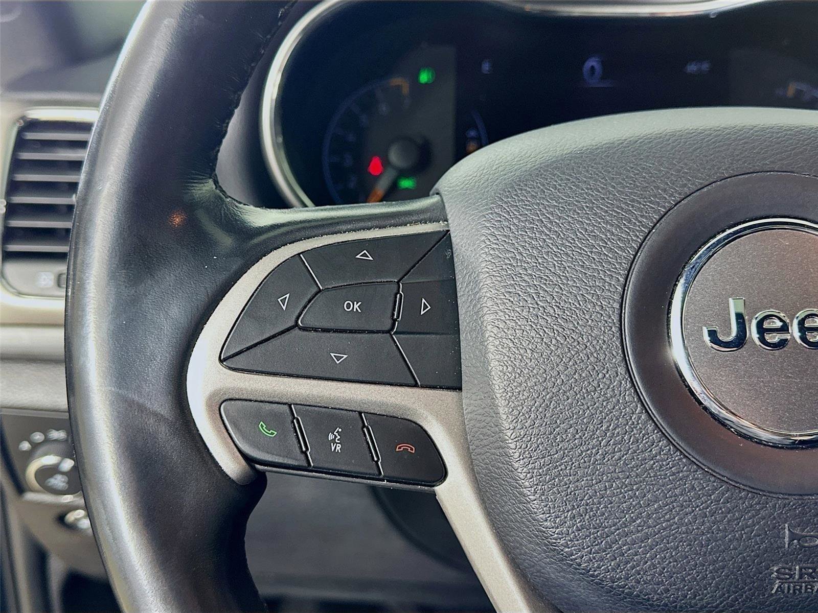 Used 2020 Jeep Grand Cherokee Altitude image 12