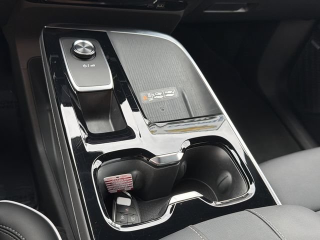 Certified 2025 Buick Enclave Preferred FWD image 28
