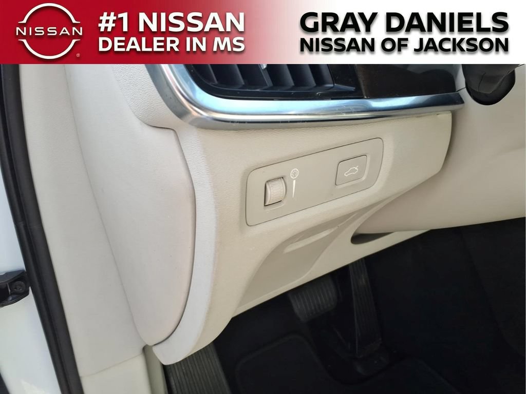 Used 2018 Volvo S90 T5 Momentum w/ Convenience Package FWD image 12