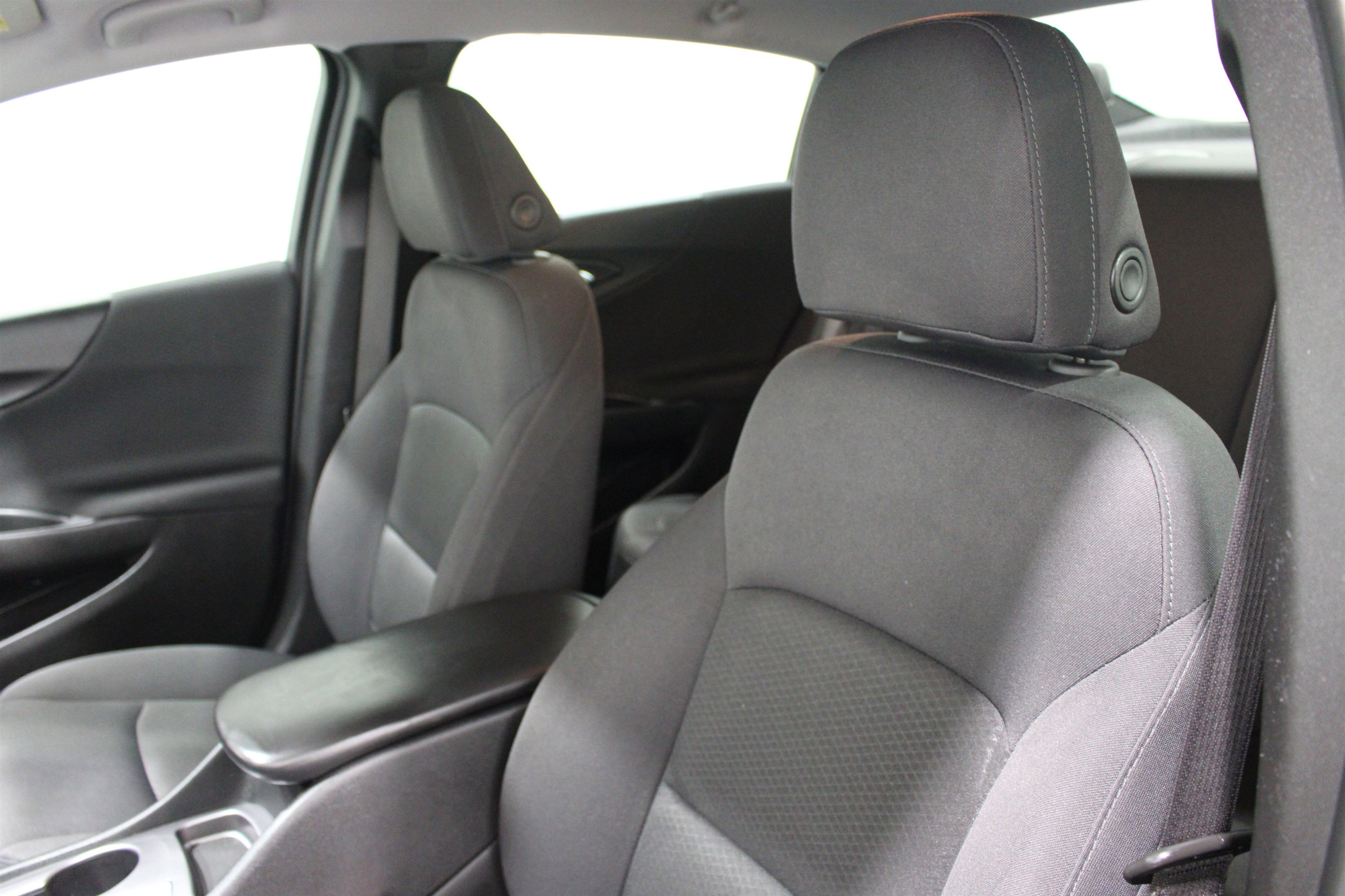 Used 2025 Chevrolet Malibu LS image 4