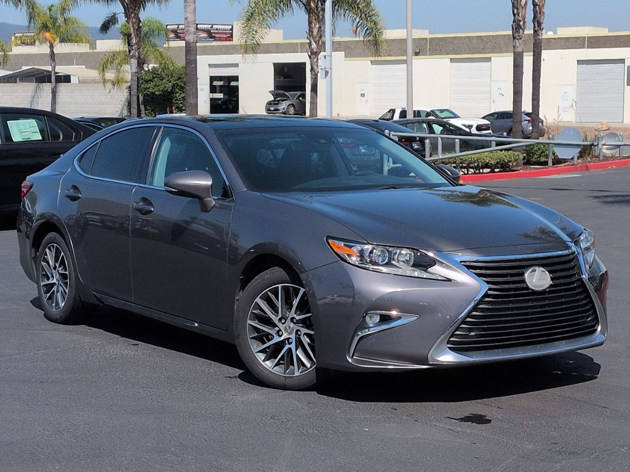 Used 2017 Lexus ES 350 w/ Navigation System Package FWD image 2