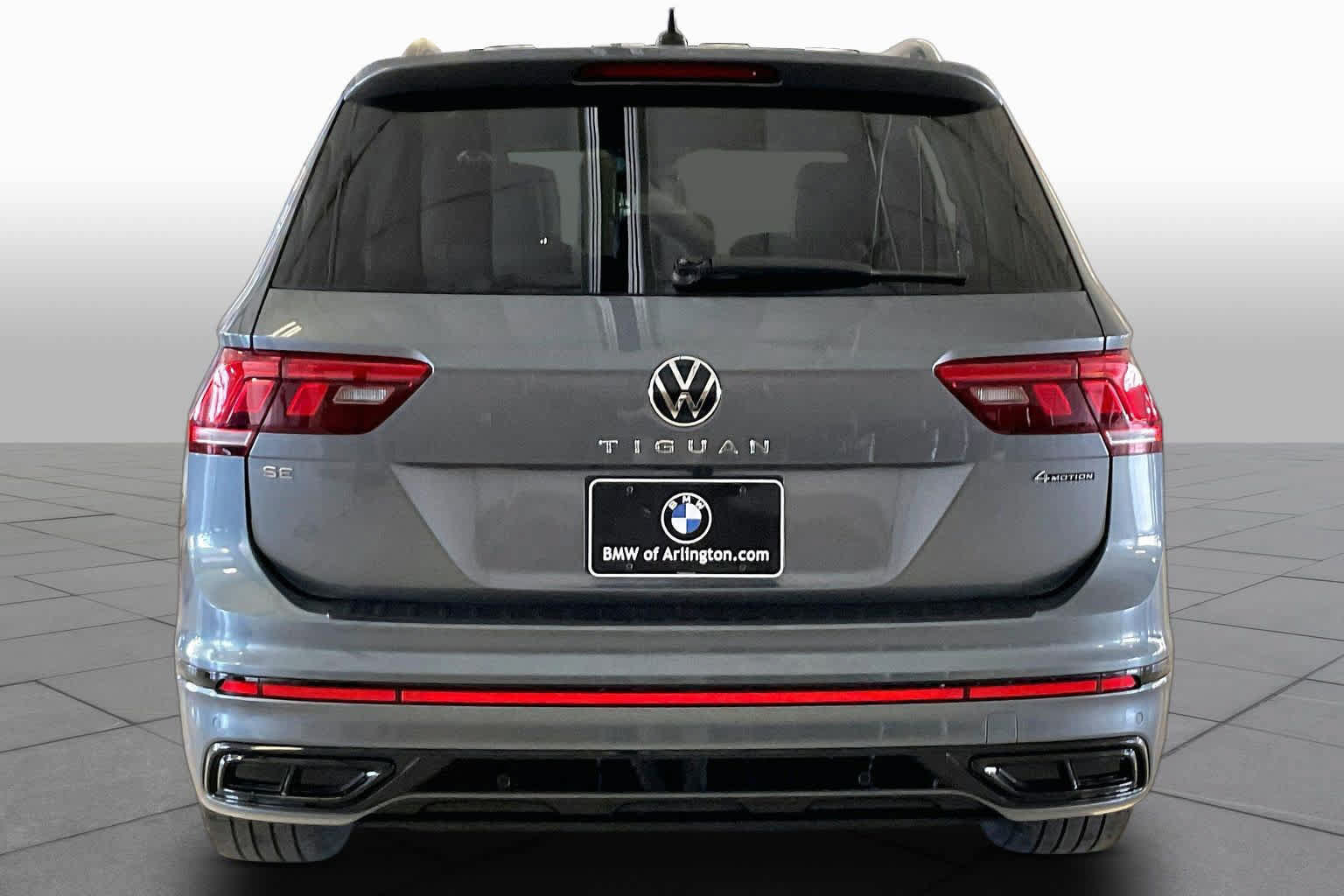 Used 2023 Volkswagen Tiguan SE R-Line AWD/4WD image 4