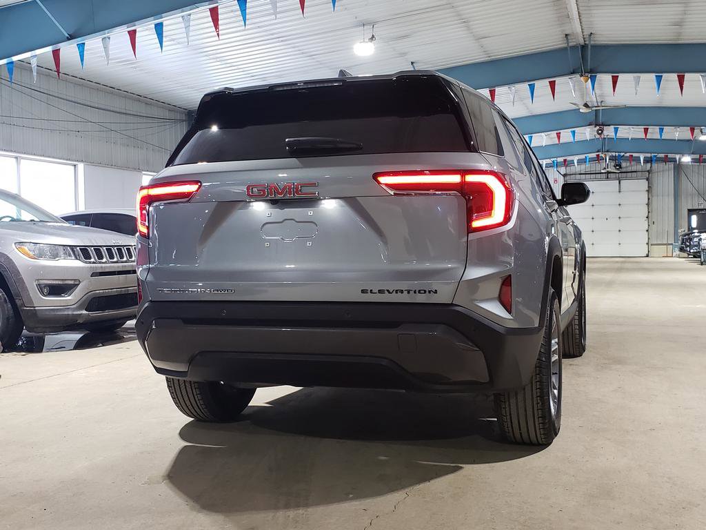 Used 2026 GMC Terrain Elevation image 3