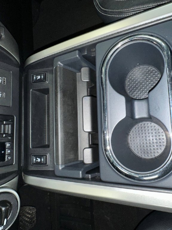 Used 2021 Nissan Titan SL w/ Moonroof Package image 15