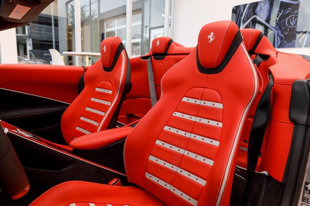 Used 2024 Ferrari Roma Spider image 30