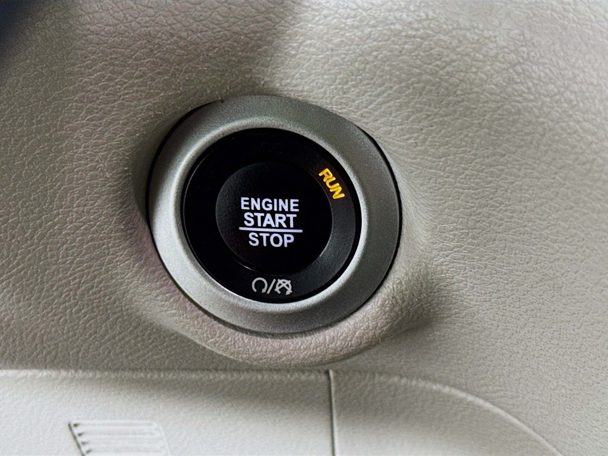 Used 2024 Chrysler Pacifica Touring-L FWD image 20