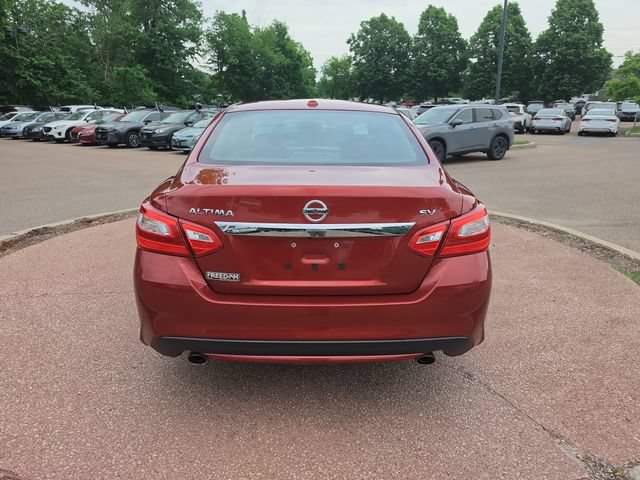 Used 2016 Nissan Altima 2.5 SV w/ Convenience Package FWD image 4