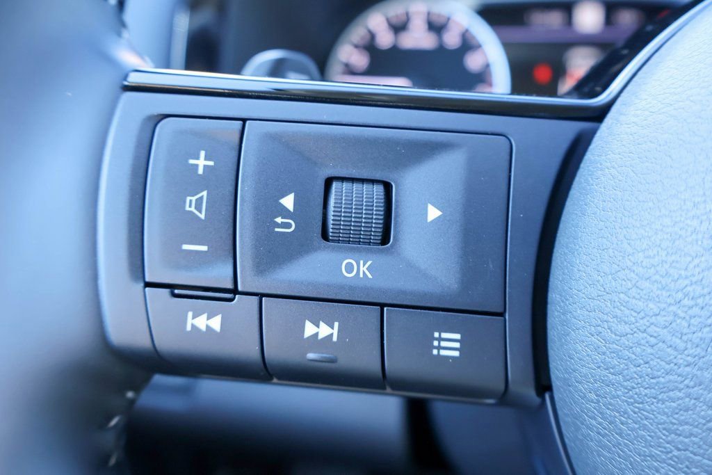 New 2025 Nissan Pathfinder SL image 10