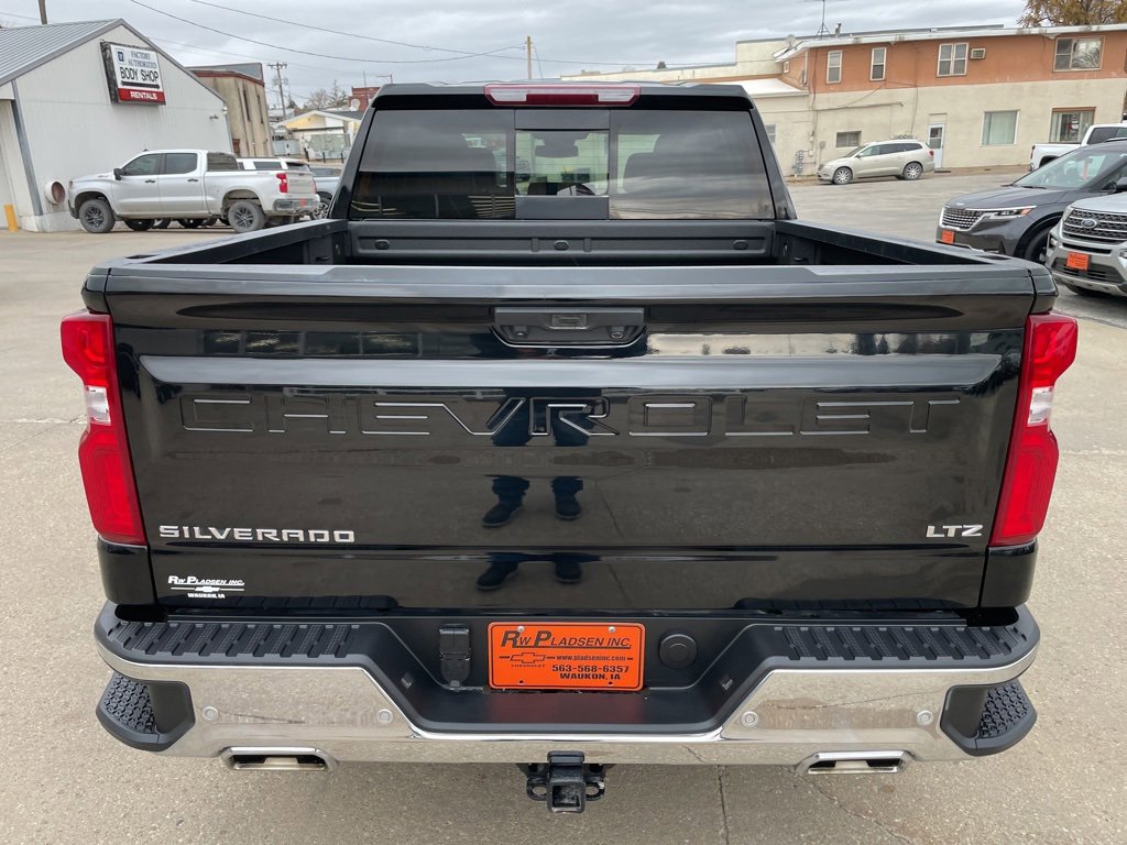Used 2025 Chevrolet Silverado 1500 LTZ w/ LTZ Premium Package image 18