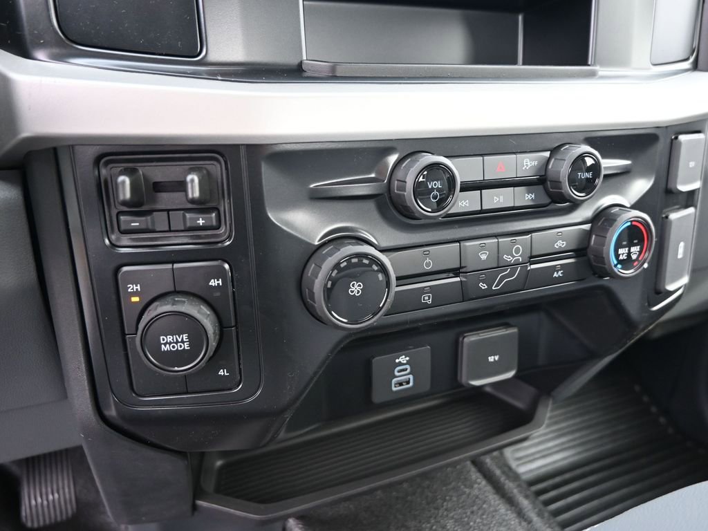 New 2026 Ford F350 XL w/ XL Chrome Package AWD/4WD image 17