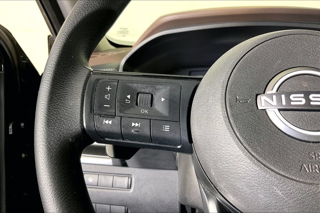 Used 2022 Nissan Rogue SV FWD image 23