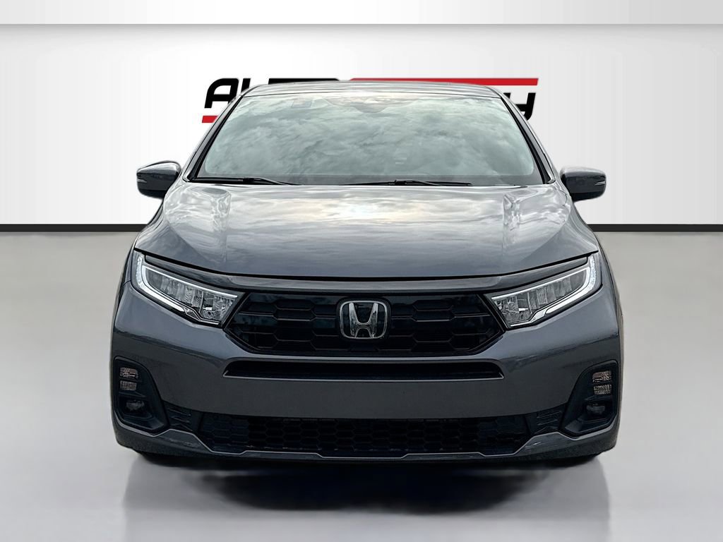 Used 2025 Honda Odyssey Touring image 2