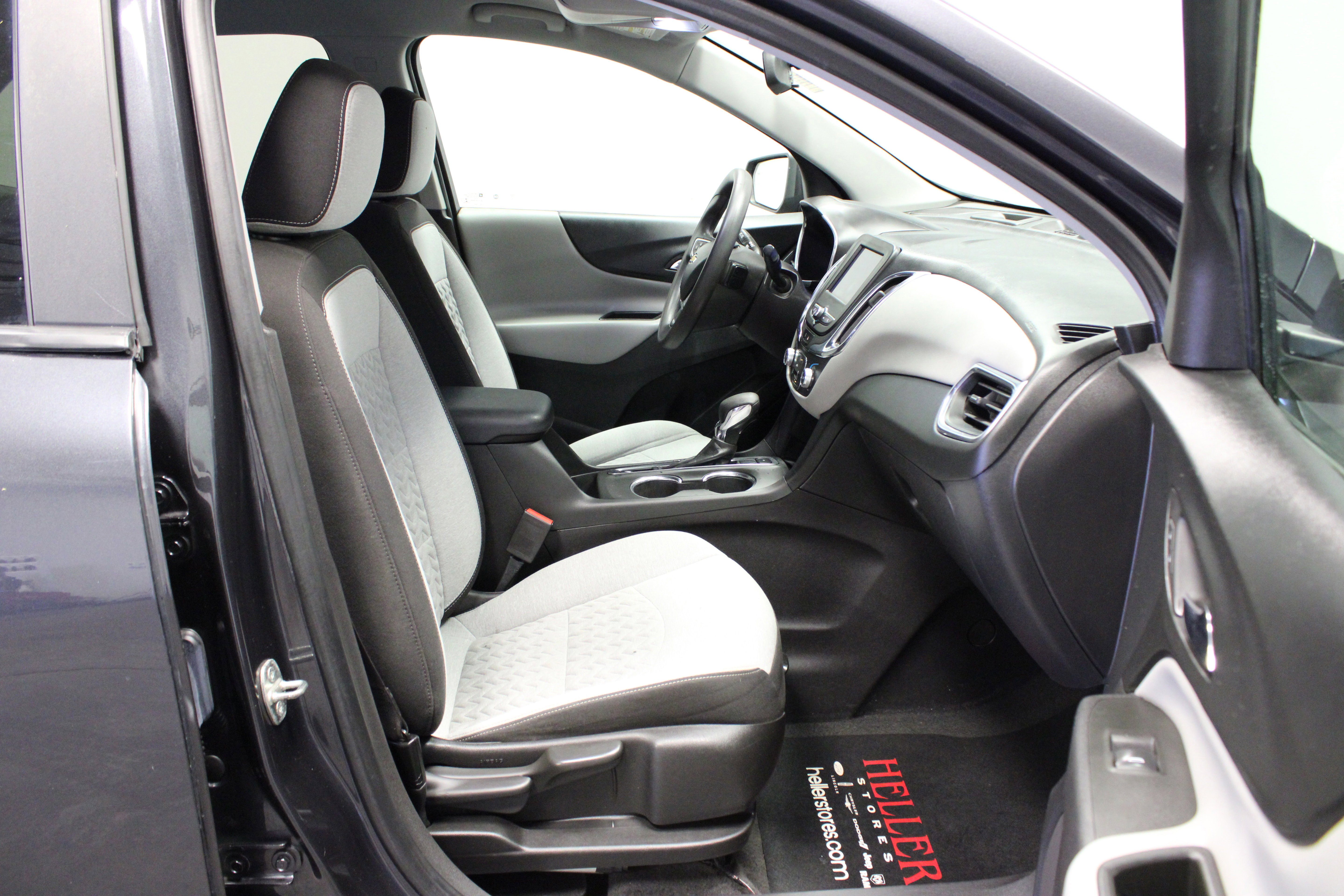 Used 2022 Chevrolet Equinox LS w/ LS Convenience Package AWD/4WD image 13