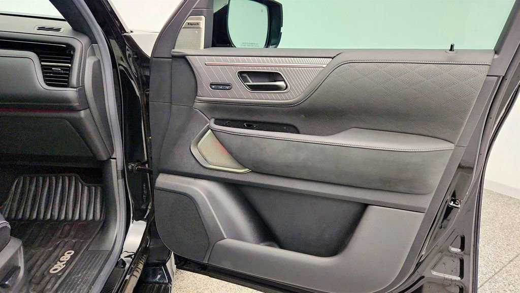 Used 2025 INFINITI QX80 Autograph w/ Autograph Exterior Package image 28