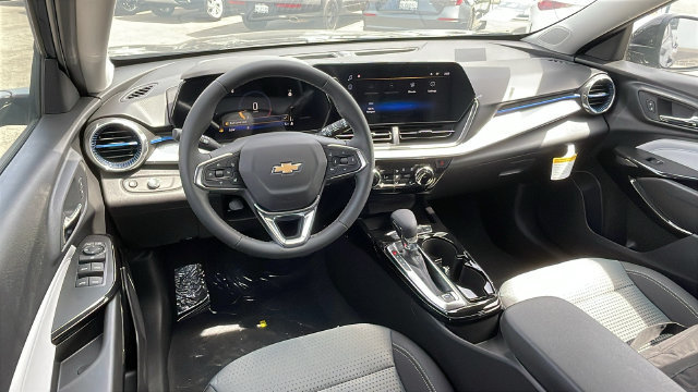 New 2026 Chevrolet Trax LT w/ LT Convenience Package FWD image 15