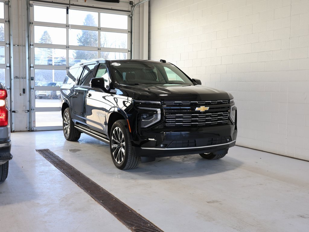 New 2025 Chevrolet Suburban High Country image 2