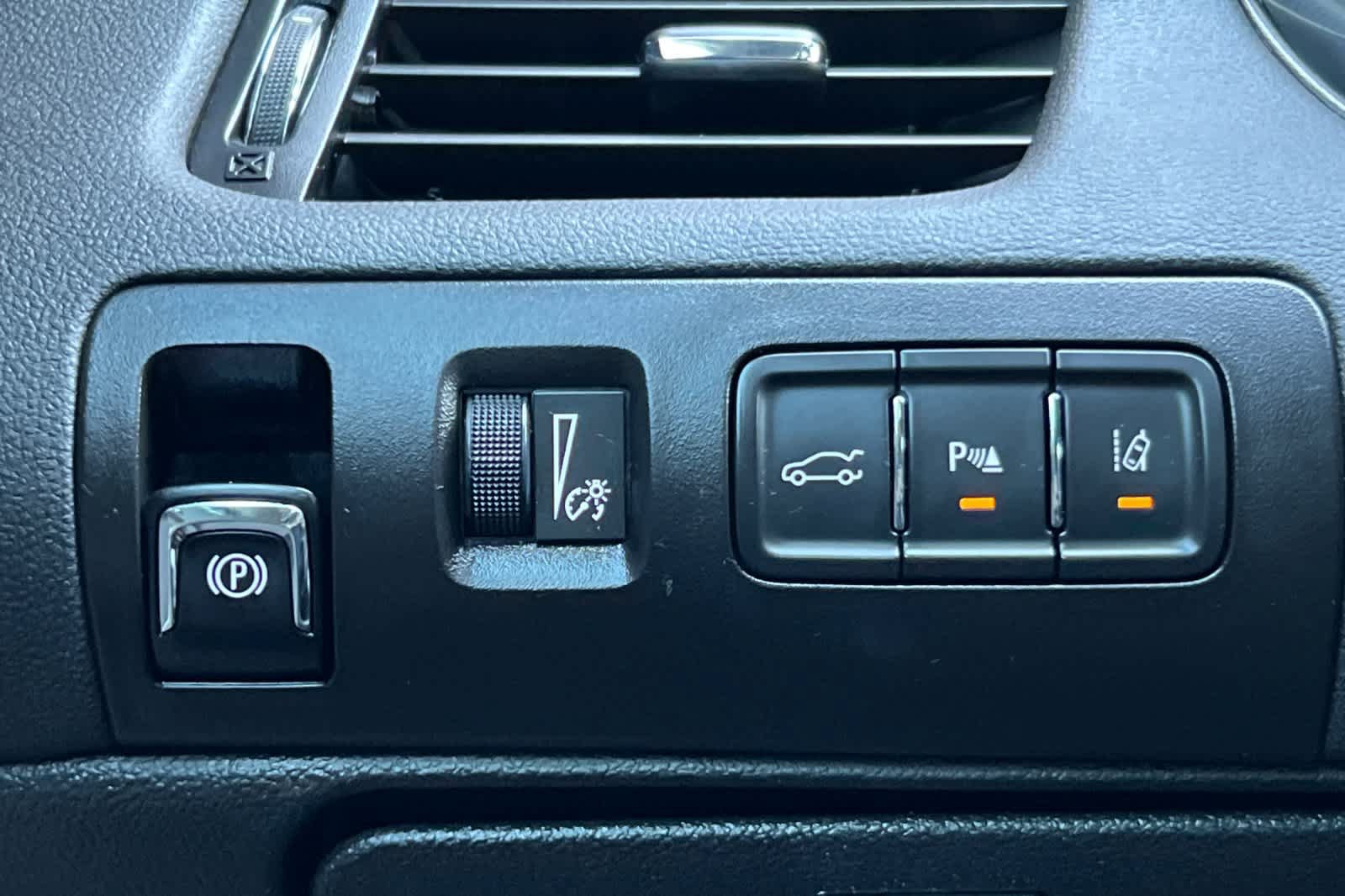 Used 2016 Chevrolet Impala LT w/ Convenience Package FWD image 28