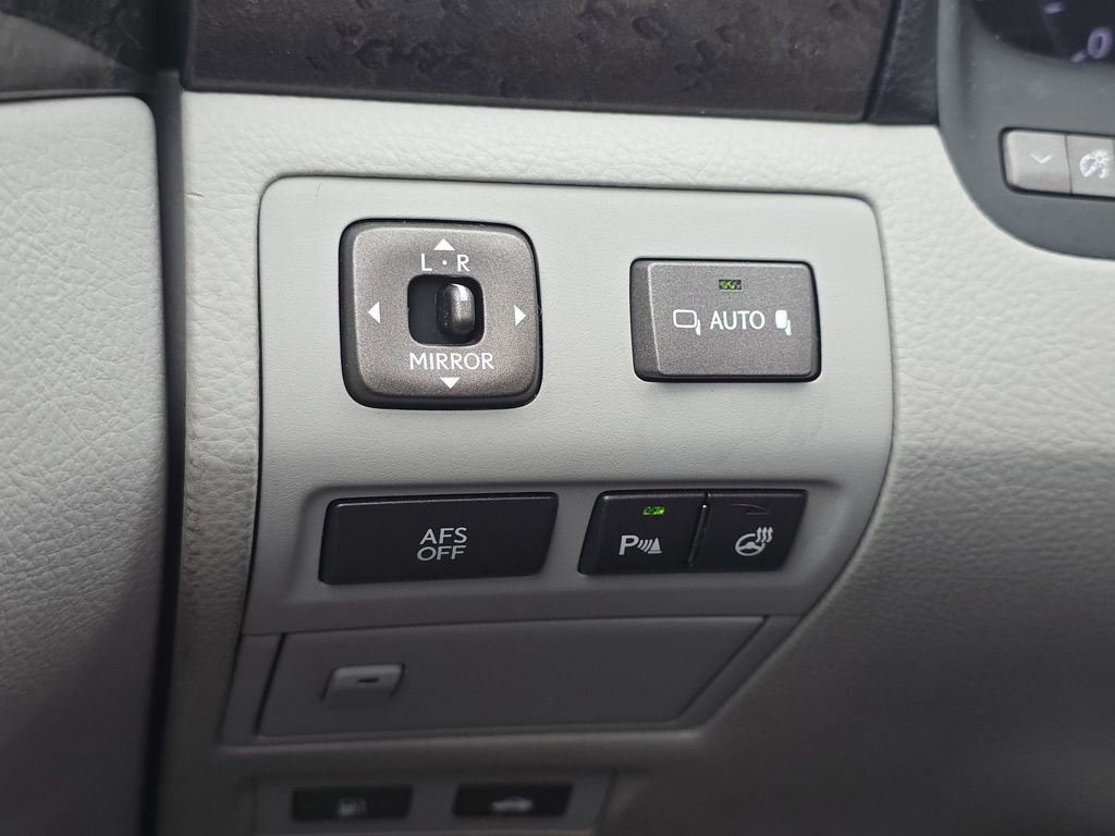 Used 2009 Lexus LS 460 L image 32