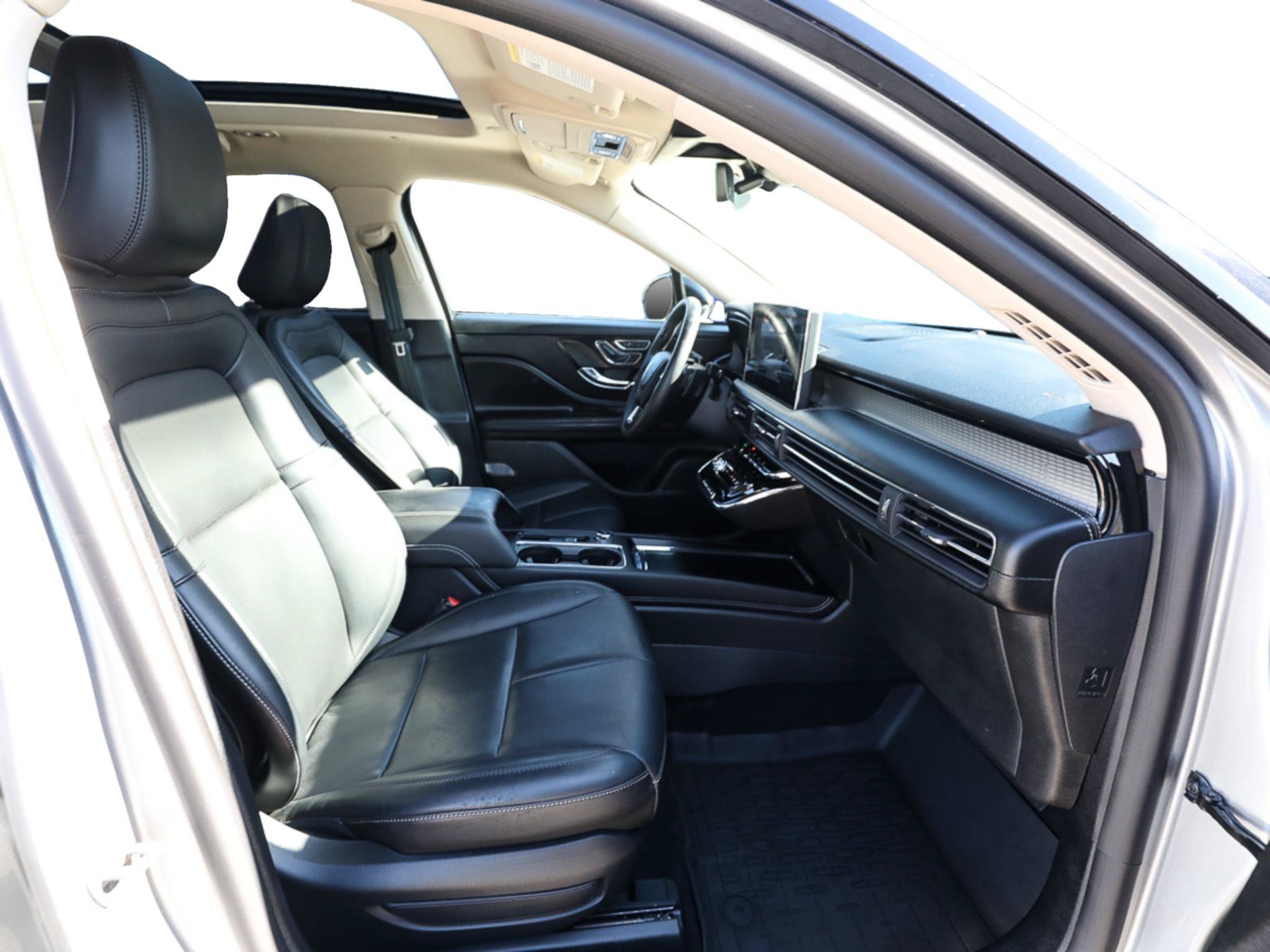 Certified 2024 Lincoln Corsair AWD w/ Equipment Group 101A image 22
