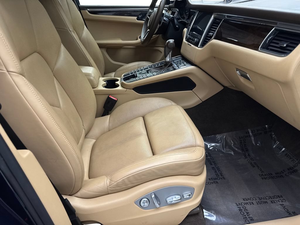 Used 2017 Porsche Macan GTS AWD/4WD image 43