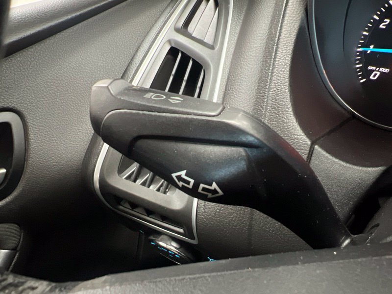 Used 2012 Ford Focus Titanium w/ SEL/Titanium Winter Pkg FWD image 21