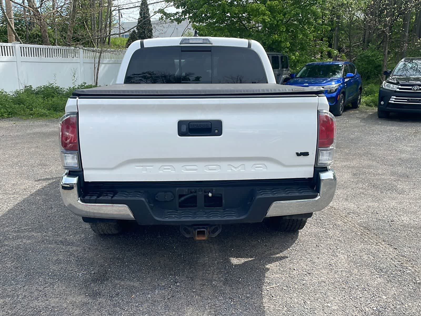 Used 2022 Toyota Tacoma TRD Off-Road AWD/4WD image 7