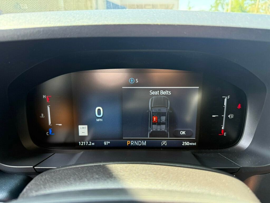 Used 2025 Ford Maverick Lobo image 4