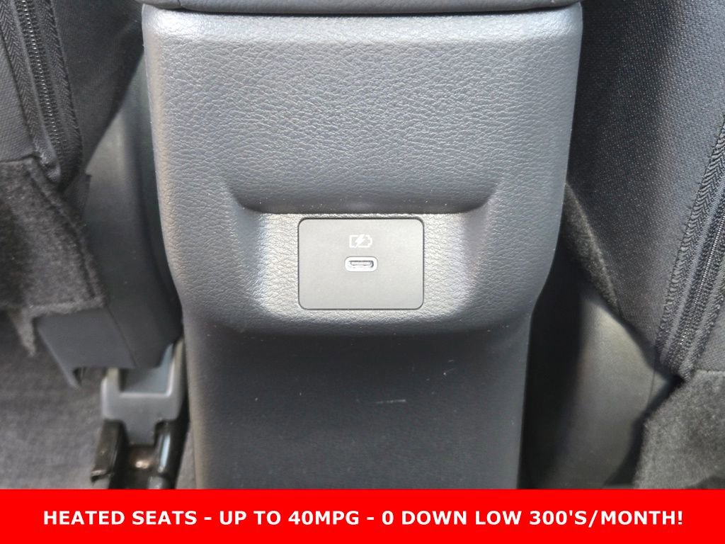 New 2025 Nissan Versa SR w/ Trunk Package FWD image 12
