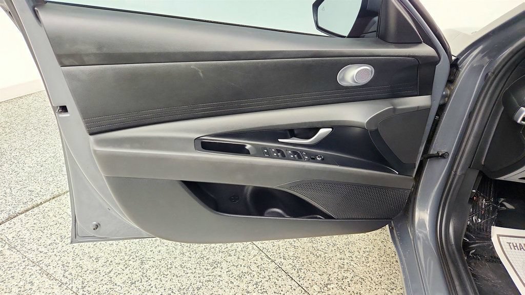 Used 2026 Hyundai Elantra Hybrid FWD image 10