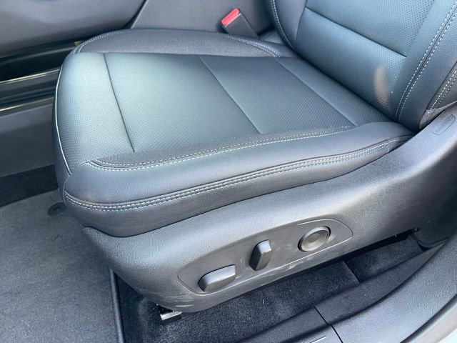 New 2026 Chevrolet Equinox EV LT AWD/4WD image 13