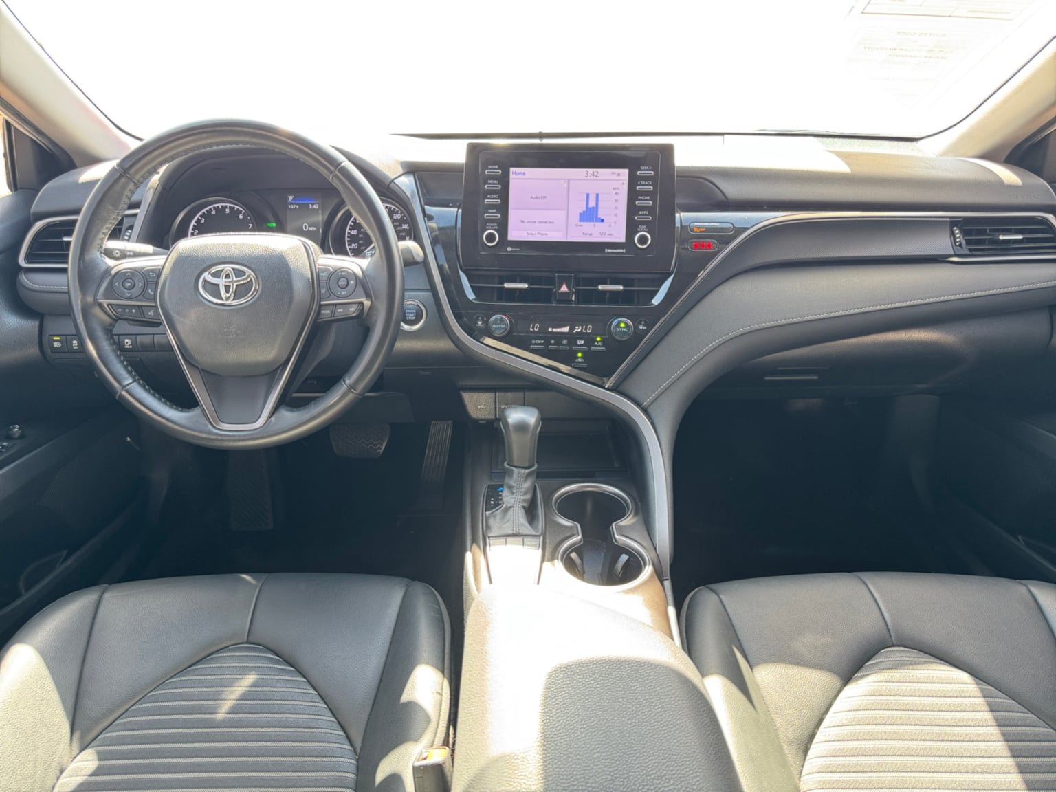Used 2024 Toyota Camry SE w/ Convenience Package FWD image 12
