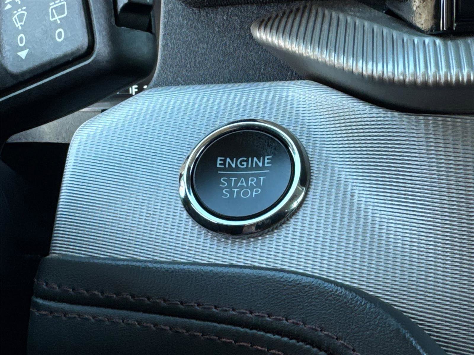 Used 2025 Ford Explorer Active image 31