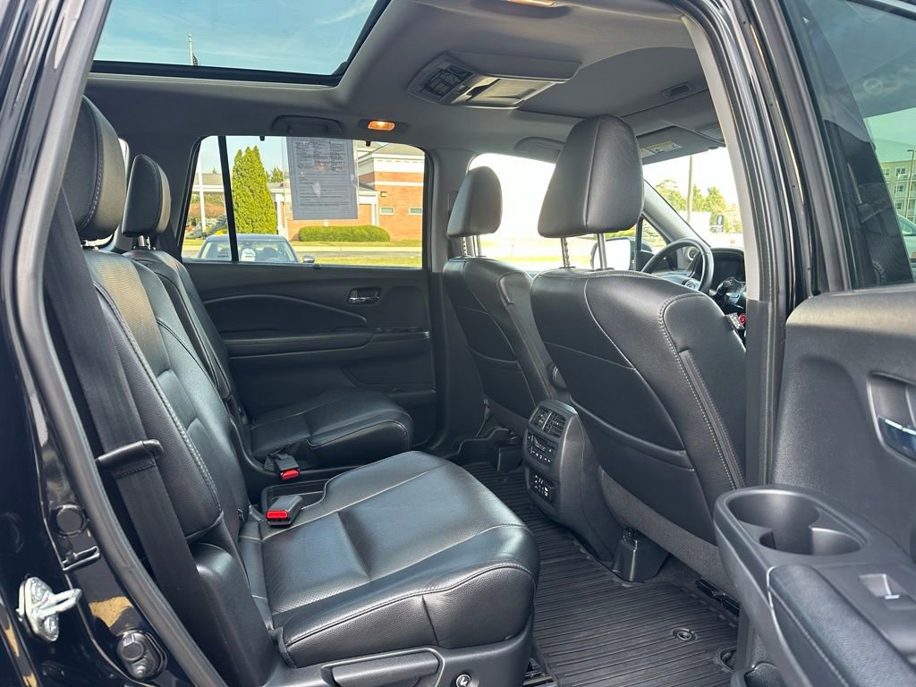 Used 2017 Honda Pilot Elite image 14