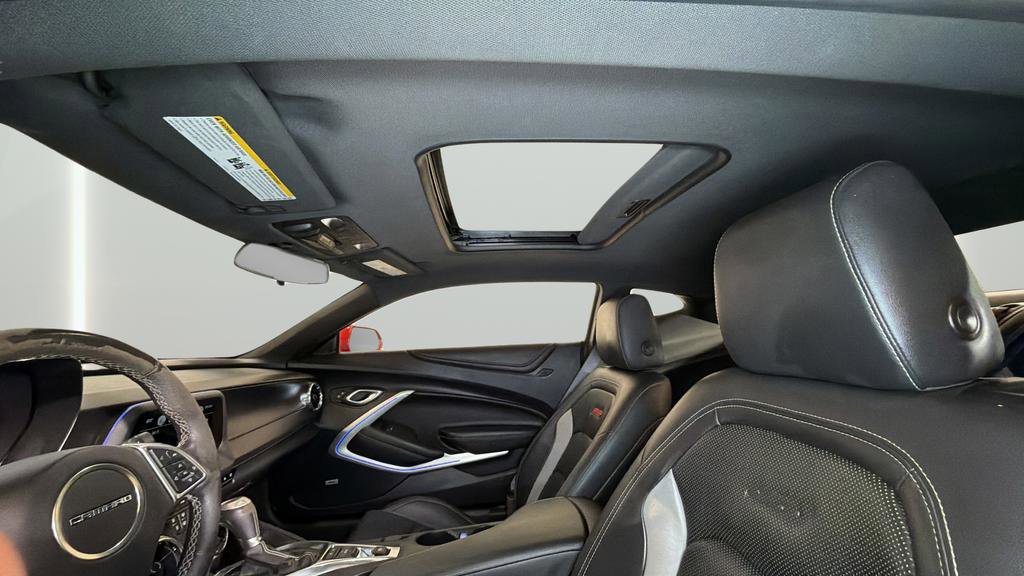 Used 2016 Chevrolet Camaro SS RWD image 31