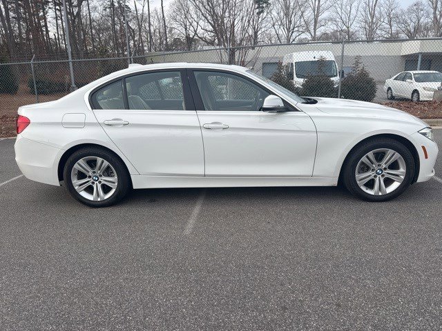 Used 2017 BMW 330i Sedan image 4