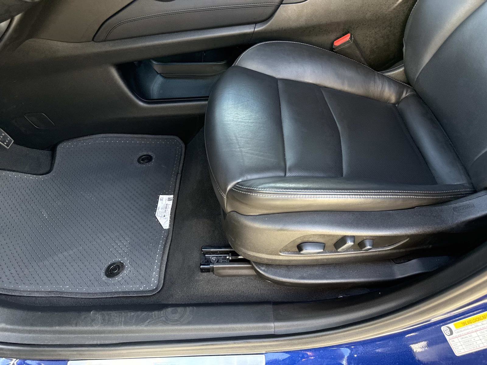 Used 2025 Cadillac XT6 Premium Luxury image 21