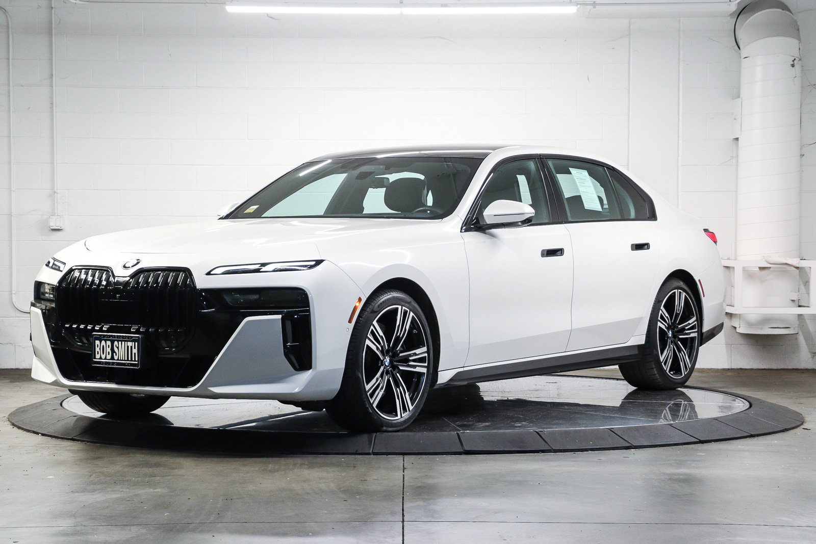 Certified 2023 BMW 740i RWD image 3