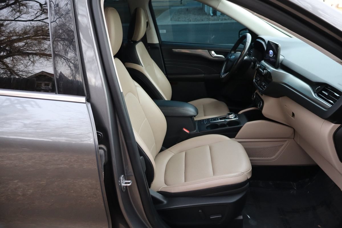 Used 2021 Ford Escape Titanium AWD/4WD image 22