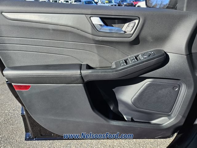 New 2026 Ford Escape SE FWD image 17
