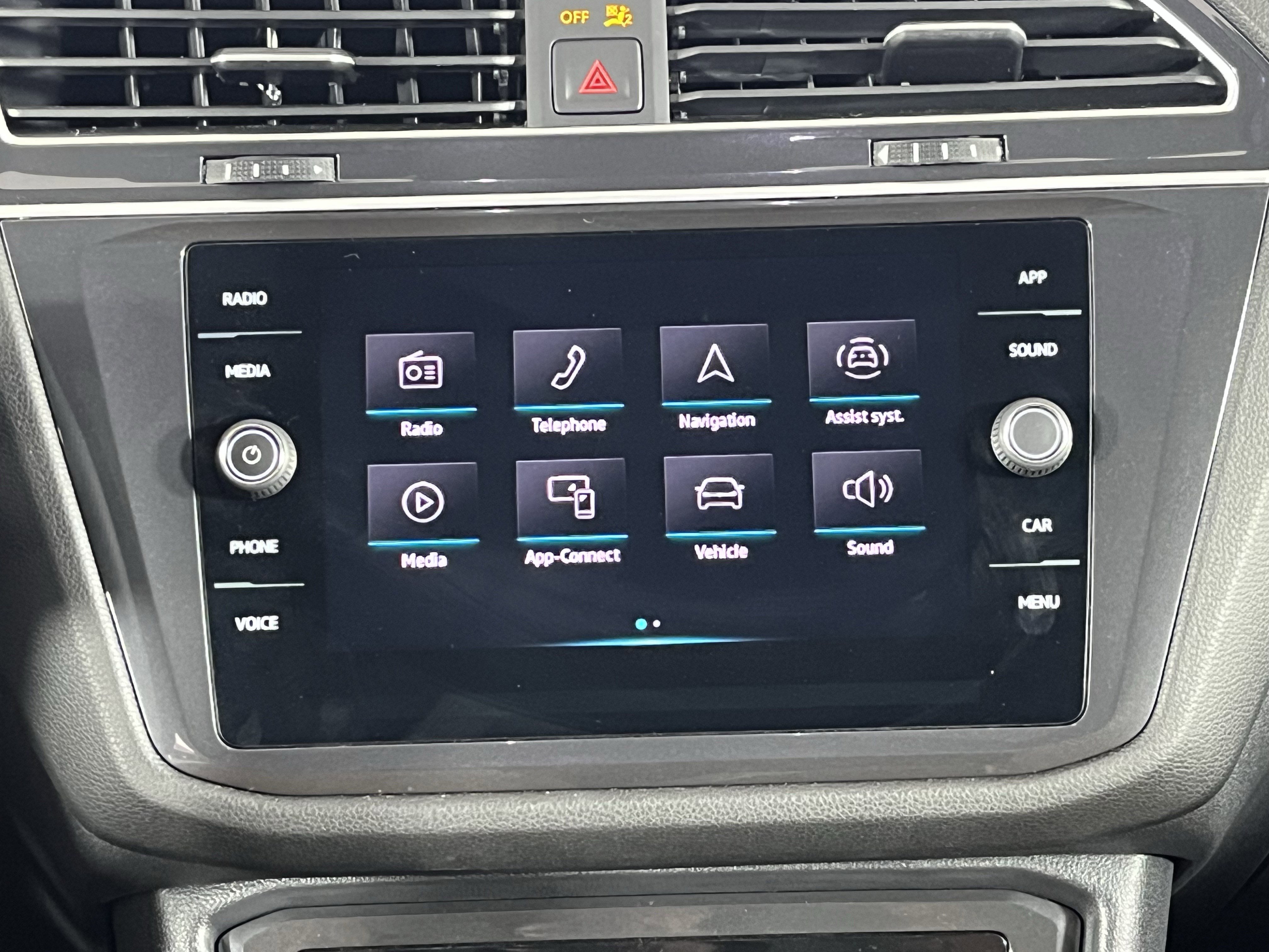 Certified 2024 Volkswagen Tiguan SE R-Line image 15