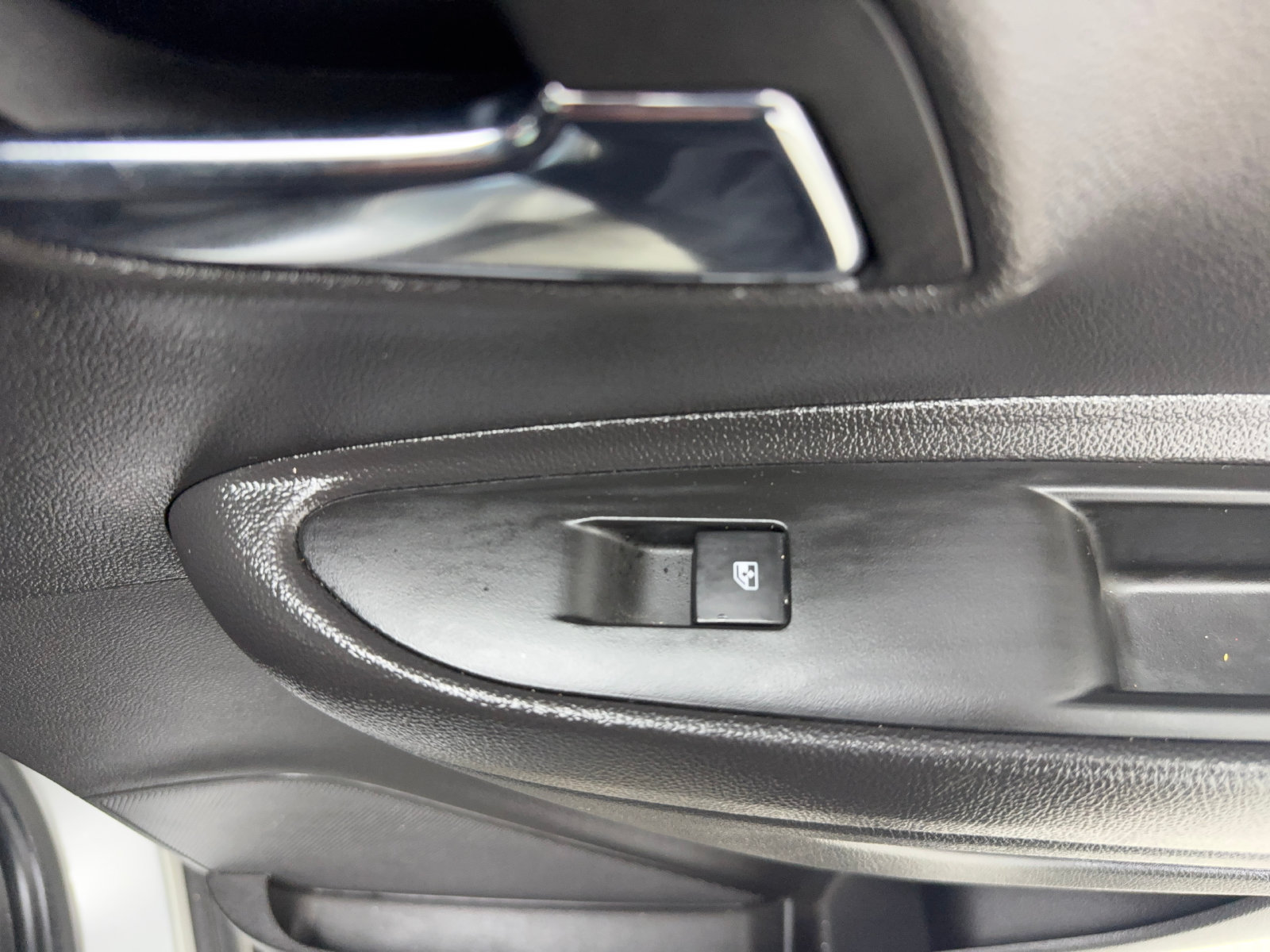 Used 2019 Chevrolet Trax LT w/ LT Convenience Package FWD image 39