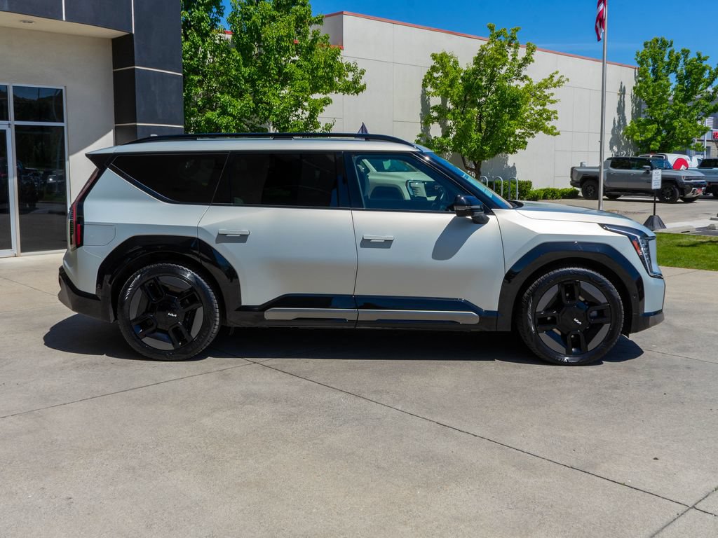 Certified 2024 Kia EV9 GT-Line AWD/4WD image 8
