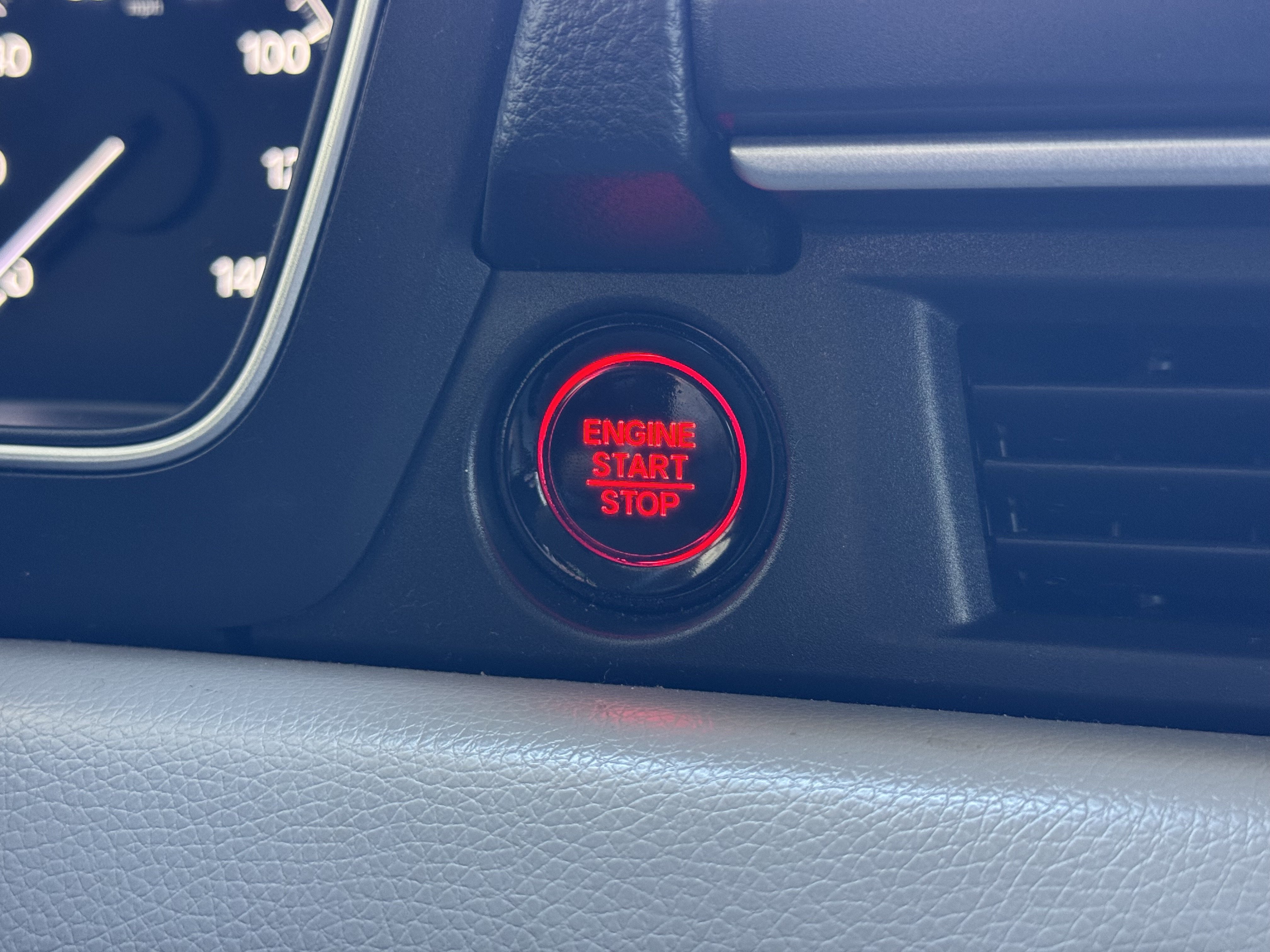 Used 2024 Honda Pilot LX image 32