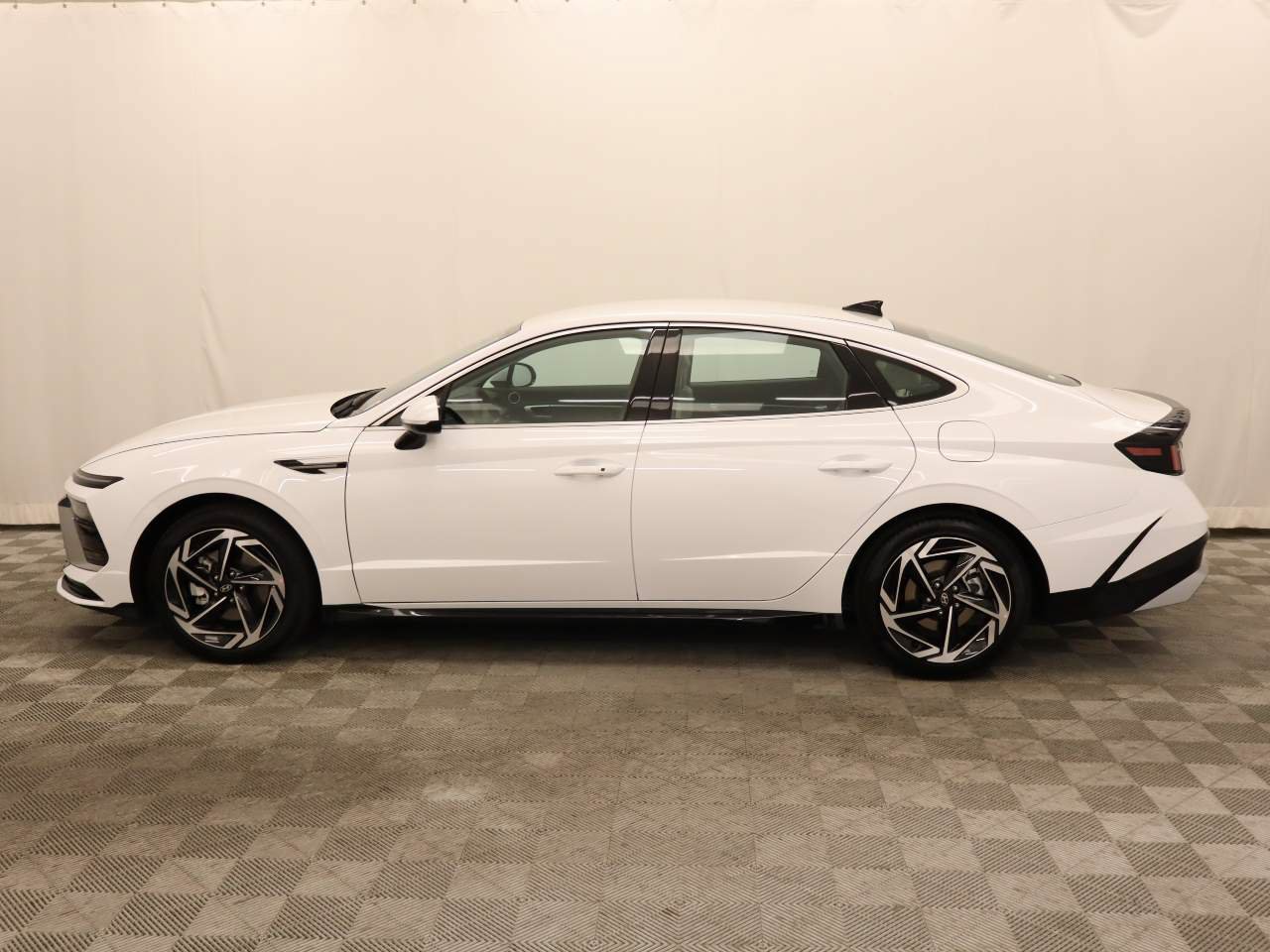 New 2026 Hyundai Sonata SEL image 2