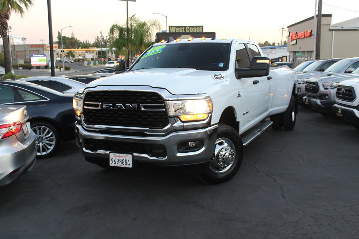 Used 2023 RAM 3500 Big Horn w/ Level 1 Equipment Group AWD/4WD image 39