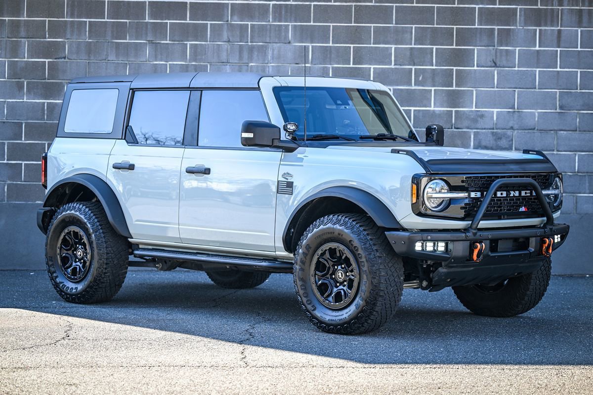 Used 2022 Ford Bronco Wildtrak image 2