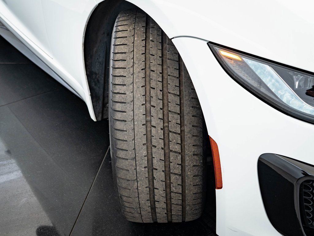 Used 2022 Jaguar F-TYPE R image 40