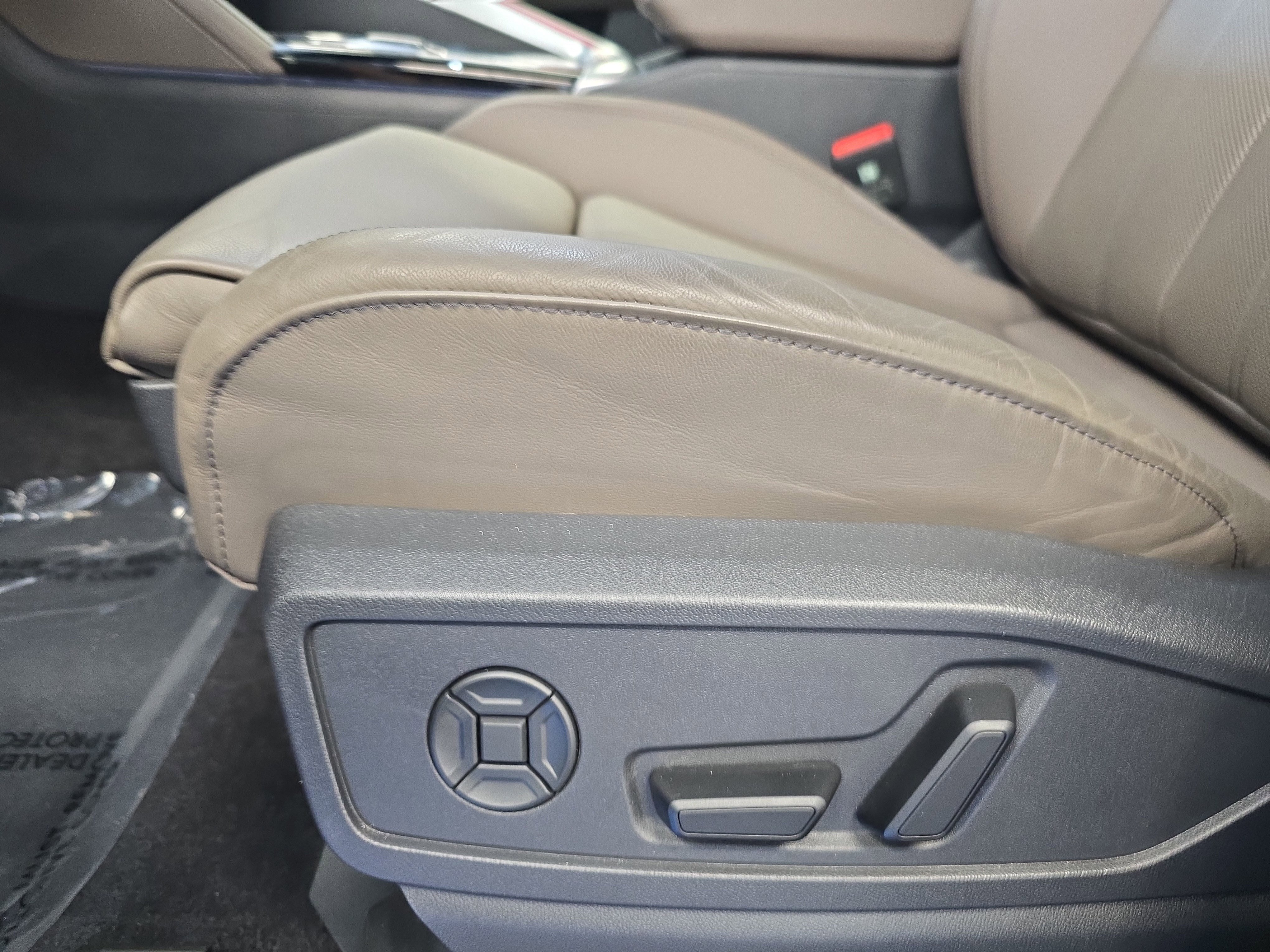 Used 2025 Audi Q5 Prestige AWD/4WD image 26