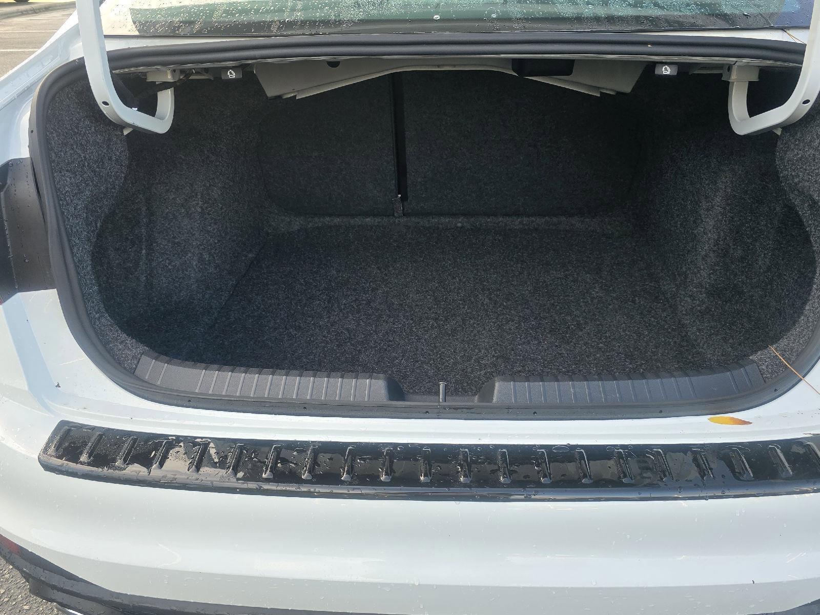 Used 2025 Volkswagen Jetta GLI Autobahn image 8