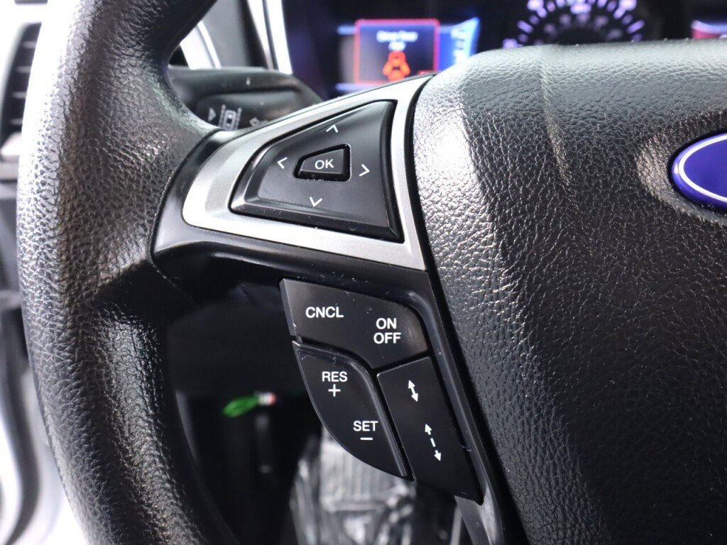 Used 2020 Ford Fusion SE image 12